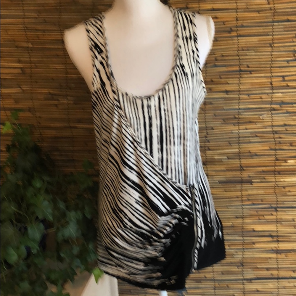 Black and white tunic